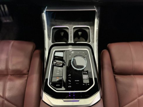 Used 2024 BMW 760i xDrive w/ Premium Package 2 image 35