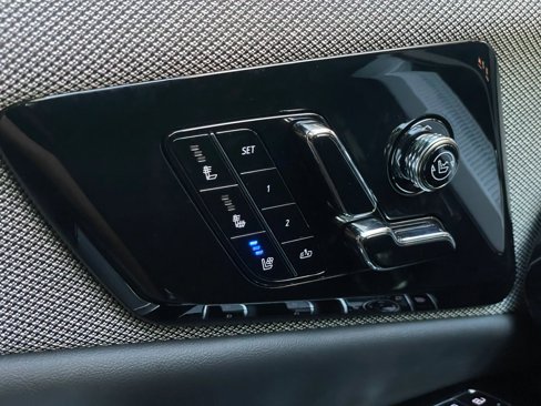 Used 2025 Cadillac Optiq Sport 2 image 36