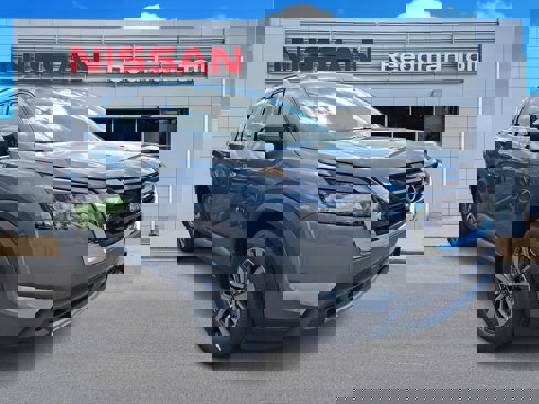 New 2025 Nissan Pathfinder SL image 1