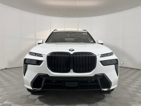 New 2026 BMW X7 xDrive40i w/ Executive Package image 2