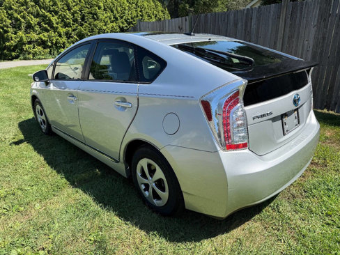 Used 2015 Toyota Prius Four image 5