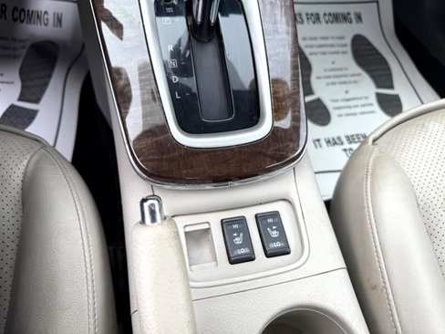 Used 2015 Nissan Sentra SL w/ SL Premium Package image 18
