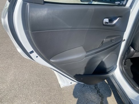 Used 2022 Hyundai Kona Limited image 20