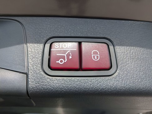 Used 2025 Mercedes-Benz GLB 250 image 13