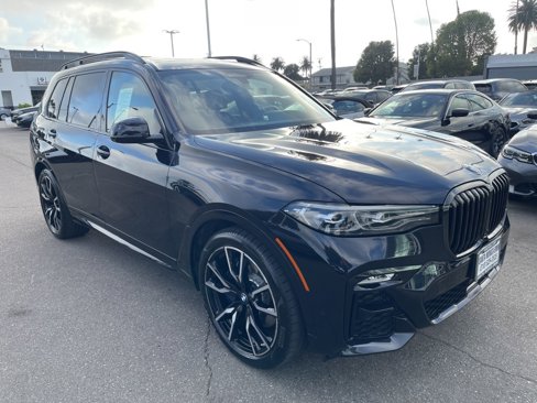 Used 2022 BMW X7 xDrive40i w/ M Sport Package image 1