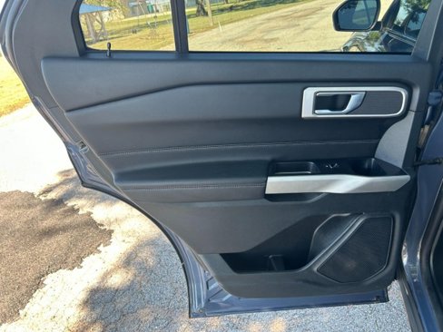 Used 2021 Ford Explorer XLT w/ Equipment Group 202A image 30