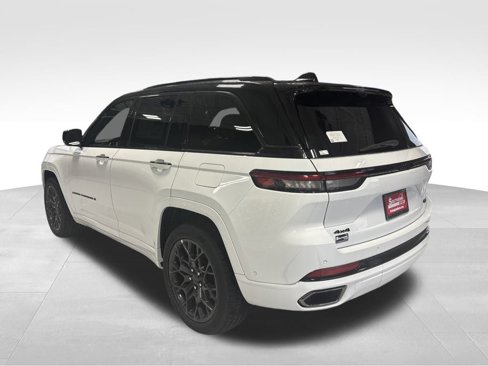 New 2025 Jeep Grand Cherokee Summit image 4