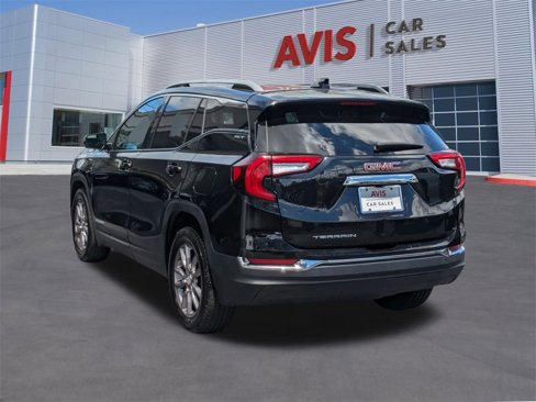 Used 2024 GMC Terrain SLT image 9