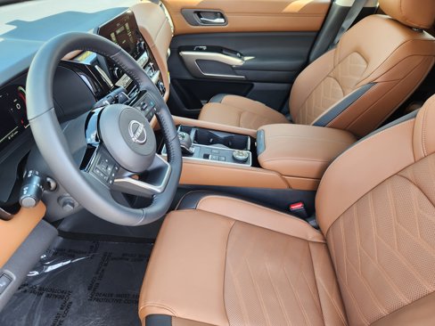 New 2025 Nissan Pathfinder Platinum w/ Cargo Package image 8