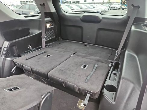 Used 2024 Ford Explorer XLT w/ Equipment Group 202A image 13