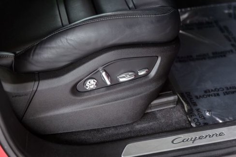 Used 2021 Porsche Cayenne image 25
