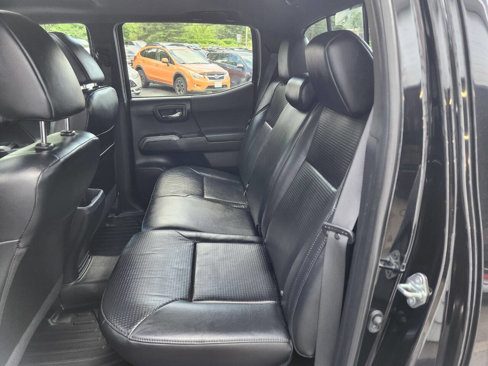 Used 2020 Toyota Tacoma TRD Off-Road image 19