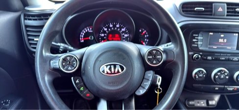 Used 2016 Kia Soul + image 11