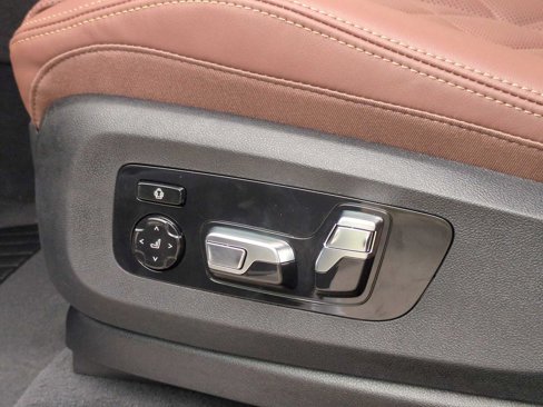 New 2026 BMW X5 xDrive50e w/ Executive Package image 17