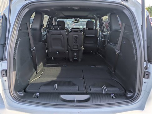 New 2025 Chrysler Pacifica Select w/ Uconnect Theater Family Group image 12