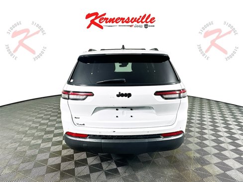 Used 2021 Jeep Grand Cherokee L Laredo image 6