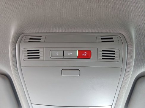 Used 2024 Volkswagen Taos SE image 21