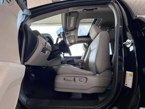 Used 2020 Honda Pilot Touring image 11
