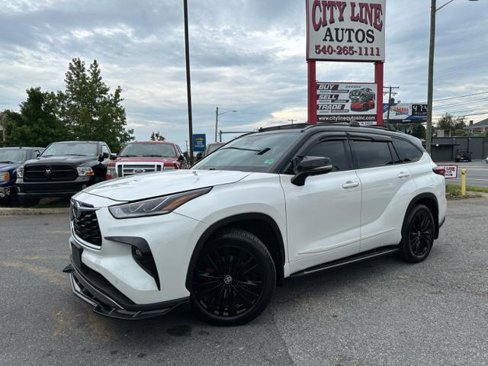 Used 2021 Toyota Highlander Platinum image 1