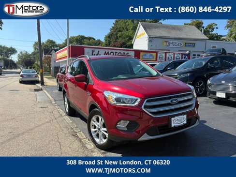 Used 2017 Ford Escape SE w/ Equipment Group 201A image 1