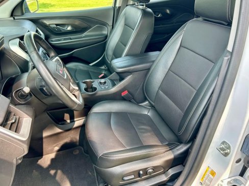 Used 2024 GMC Terrain SLT image 14