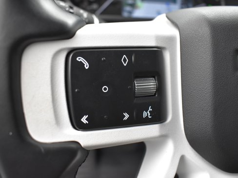 Used 2023 Land Rover Defender 110 X-Dynamic SE image 13