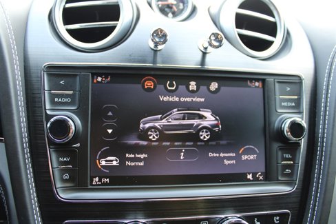 Used 2018 Bentley Bentayga image 52