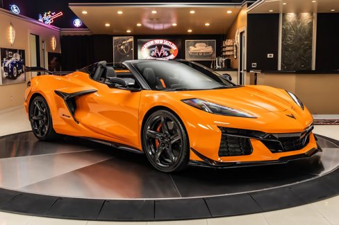 Used 2023 Chevrolet Corvette Z06 w/ Z07 Performance Package image 8