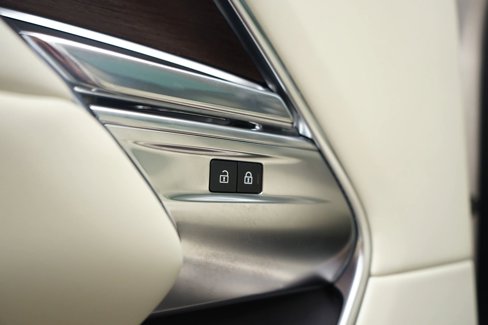 Used 2023 Land Rover Range Rover SE image 15