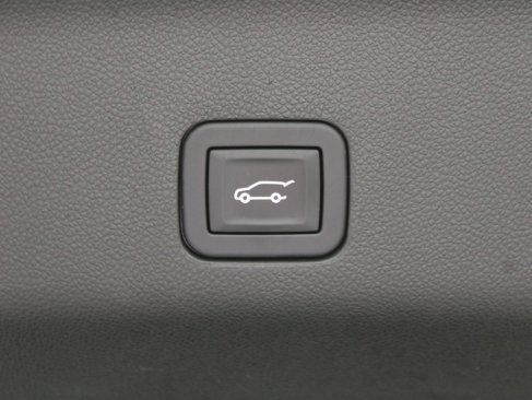 Used 2025 Chevrolet Suburban Z71 image 44