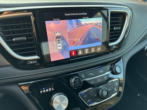 New 2026 Chrysler Pacifica Select image 15