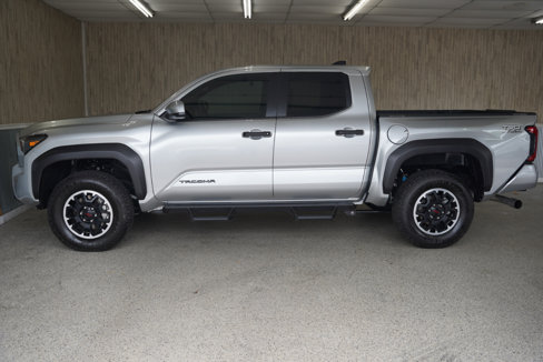 Used 2025 Toyota Tacoma TRD Off-Road image 5