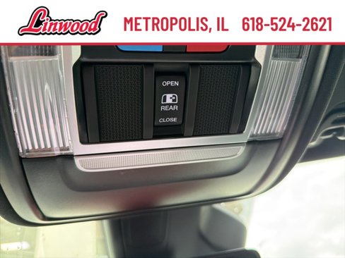 New 2026 RAM 1500 4x4 Crew Cab image 30