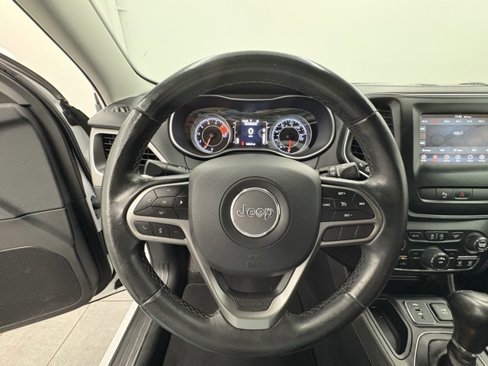 Used 2019 Jeep Cherokee Latitude Plus w/ Trailer Tow Group image 15