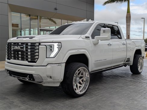 Used 2024 GMC Sierra 2500 Denali Ultimate image 1