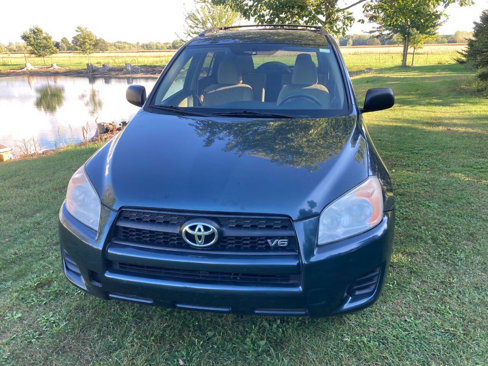 Used 2012 Toyota RAV4 FWD V6 image 2