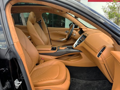 Used 2021 Aston Martin DBX image 44