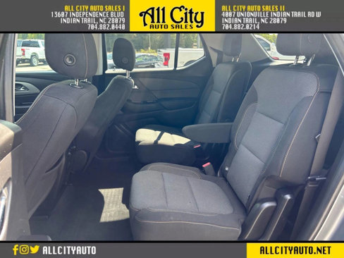 Used 2018 Chevrolet Traverse LT image 11
