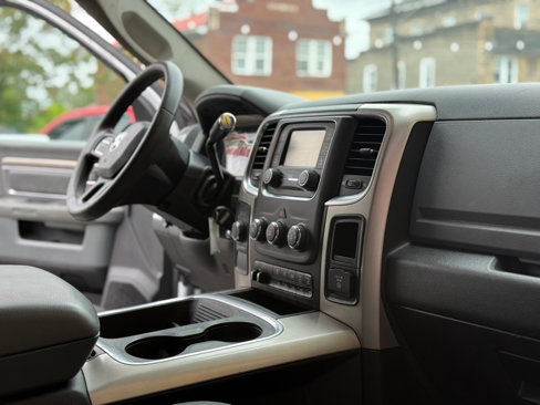 Used 2018 RAM 3500 SLT image 24