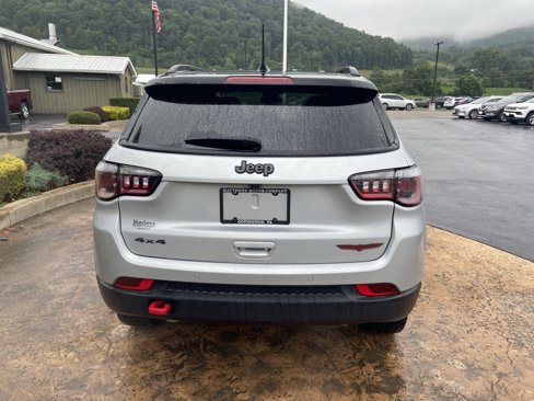 Used 2024 Jeep Compass Trailhawk image 6