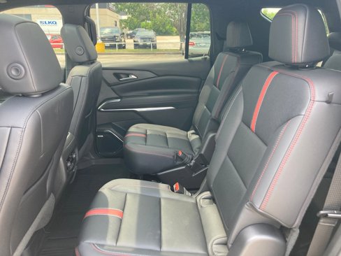 New 2026 Chevrolet Traverse RS w/ LPO, Floor Liner Package image 26