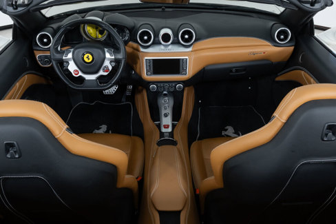 Used 2017 Ferrari California T image 22