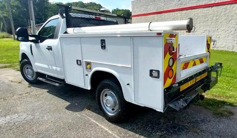 Used 2017 Ford F250 XL w/ Power Equipment Group image 6