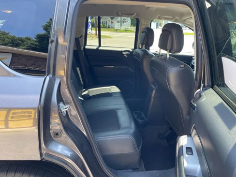Used 2017 Jeep Compass Latitude image 29