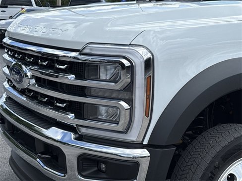 New 2025 Ford F450 Lariat image 39