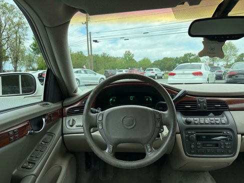 Used 2002 Cadillac De Ville Sedan w/ Comfort/Convenience Pkg image 12