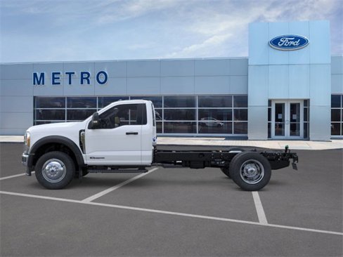 New 2025 Ford F550 4x4 Regular Cab Super Duty image 4