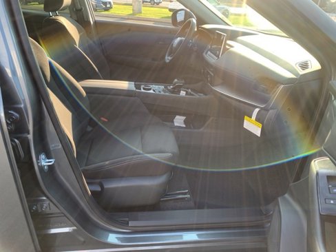 New 2026 Nissan Rogue S image 30