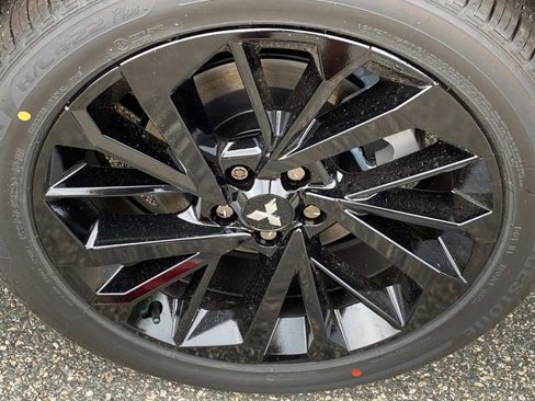 New 2025 Mitsubishi Outlander 4WD Plug-In Hybrid image 6