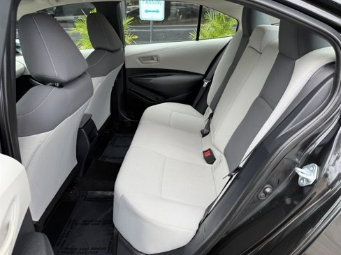 Used 2022 Toyota Corolla LE image 15